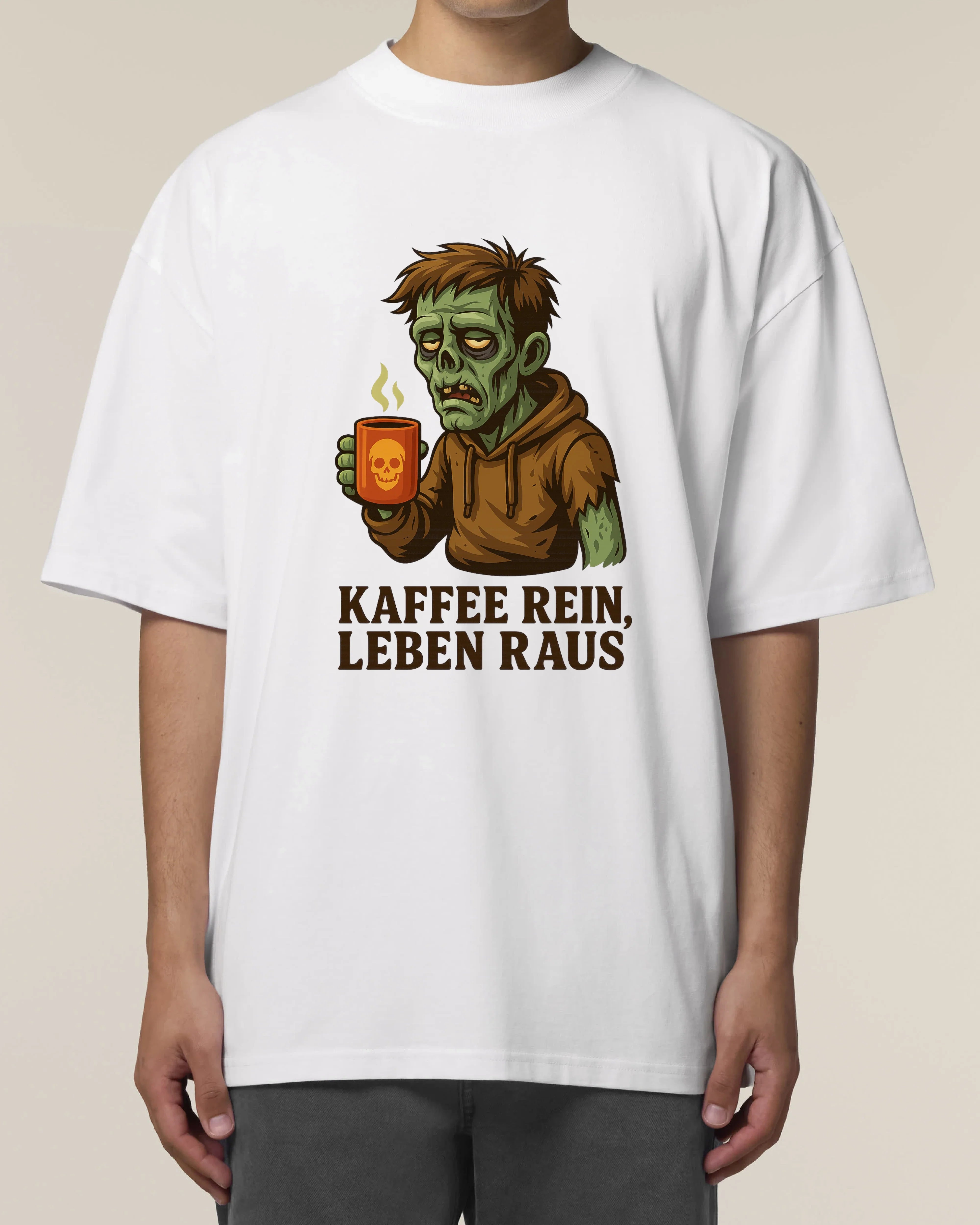 Kaffee rein, Leben raus – Lustiges Kaffee T-Shirt mit Zombie Motiv – teelavo