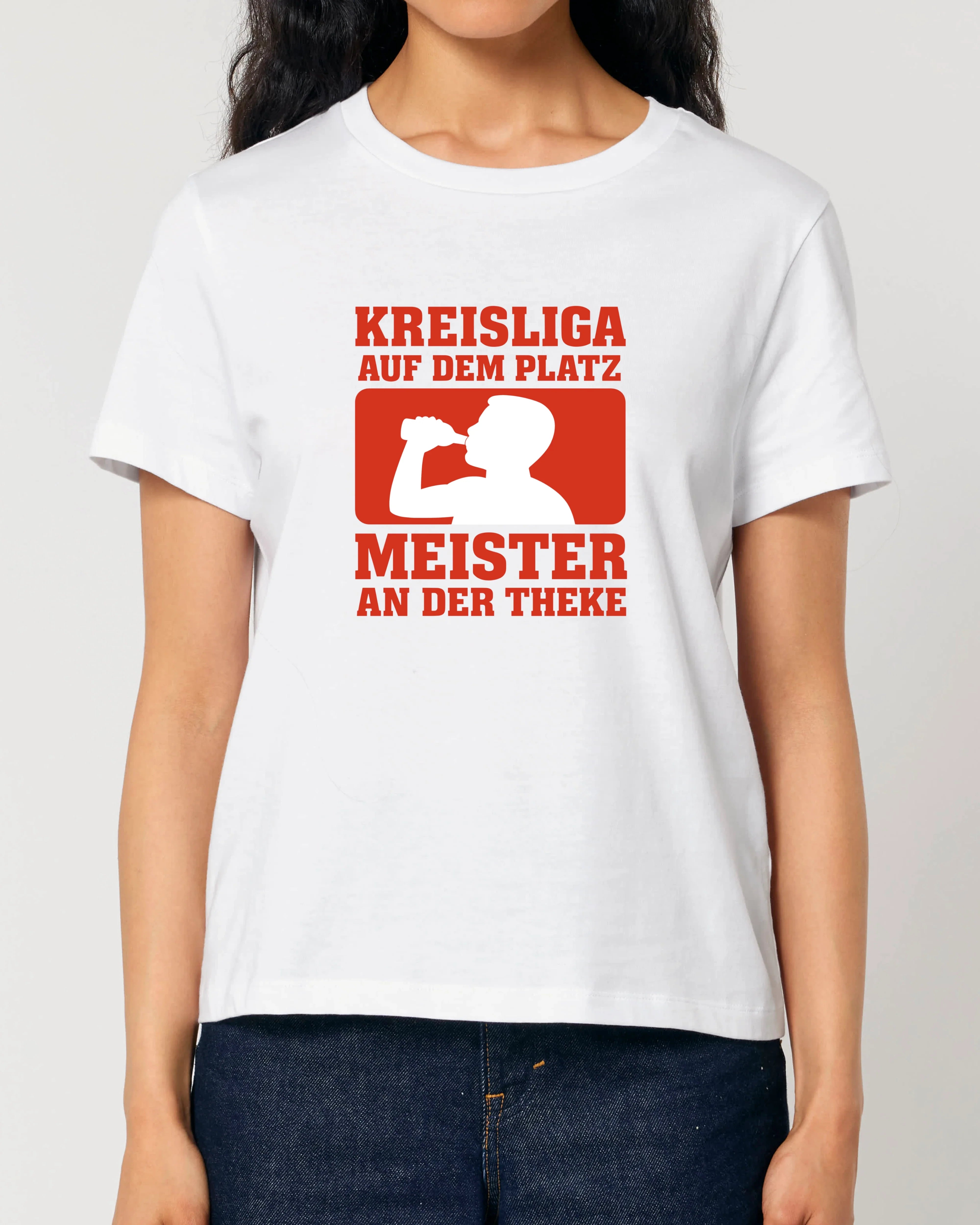 Kreisliga Damen Shirt – Lustiges Fußball Spruchshirt Meister an der Theke | teelavo
